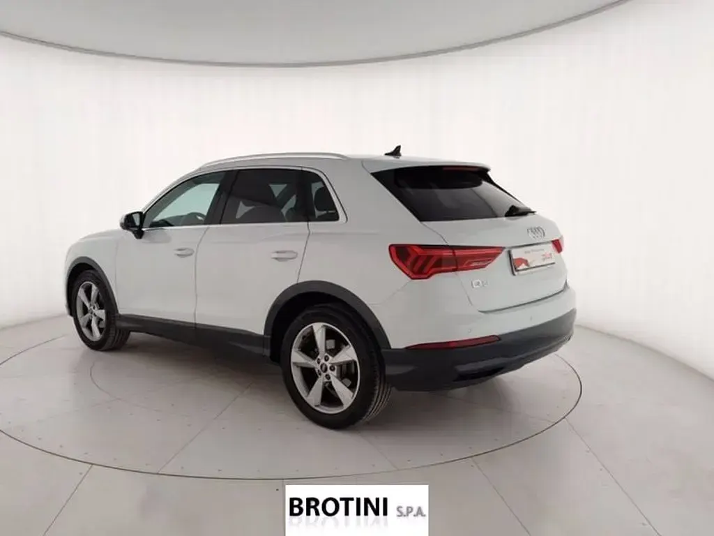 Usata Audi Q3 Advanced 150 CV (110 kW) 2022 Bianco metallizzato SUV