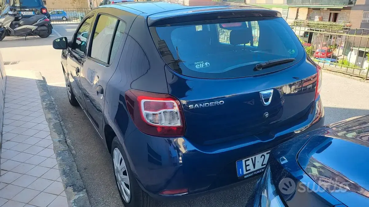 Usata Dacia Sandero 75 CV (55 kW) 2014 Blu Berlina