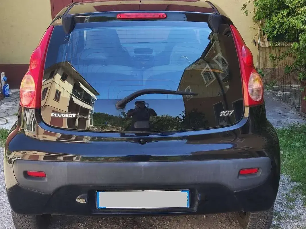 Usata Peugeot 107 54 CV (39 kW) 2007 Nero Utilitaria