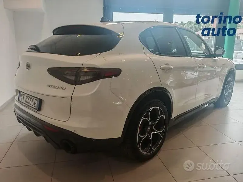 Usata Alfa Romeo Stelvio Veloce 210 CV (154 kW) 2024 Bianco SUV