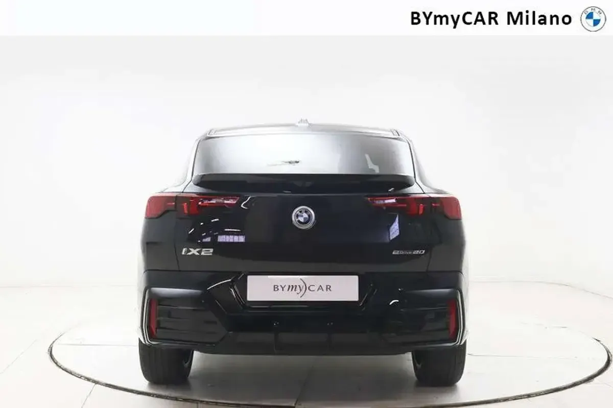 Usata BMW iX2 M Sport 150 kW (204 CV) 2026 Black sapphire metallizzato SUV