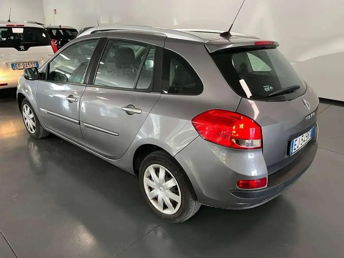 Usata Renault Clio Dynamique 101 CV (74 kW) 2011 Other Station wagon