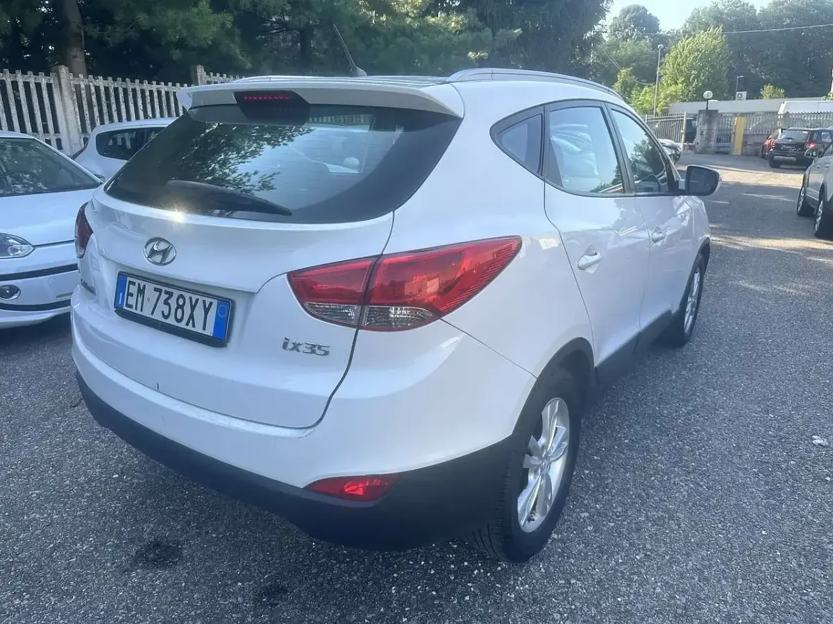 Usata Hyundai ix35 Comfort 135 CV (99 kW) 2012 Bianco SUV