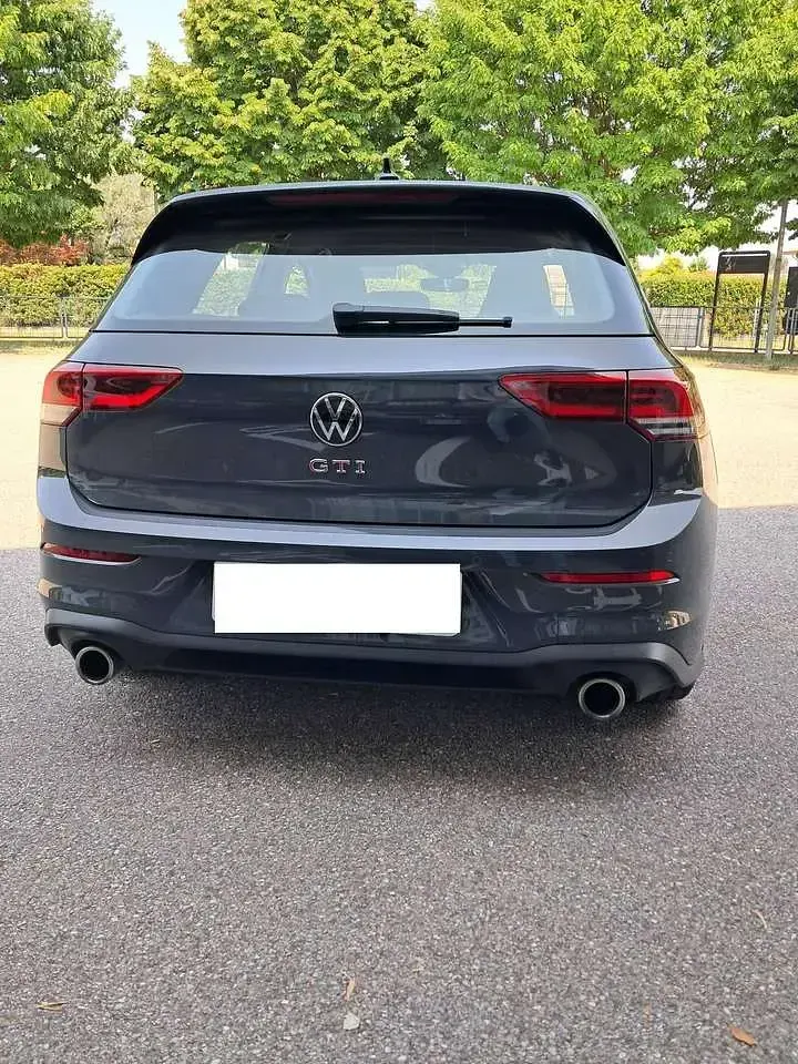 Usata VW Golf VIII GTI 245 CV (180 kW) 2023 Deep black perlato Berlina