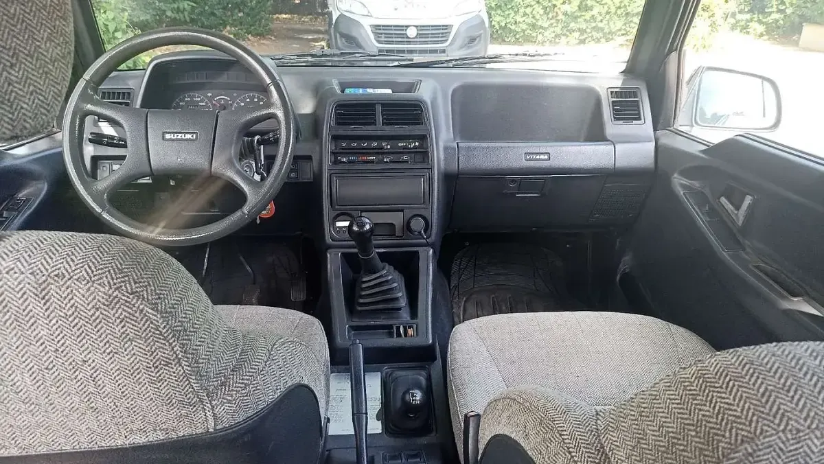Usata Suzuki Vitara 95 CV (69 kW) 1992 Grigio SUV