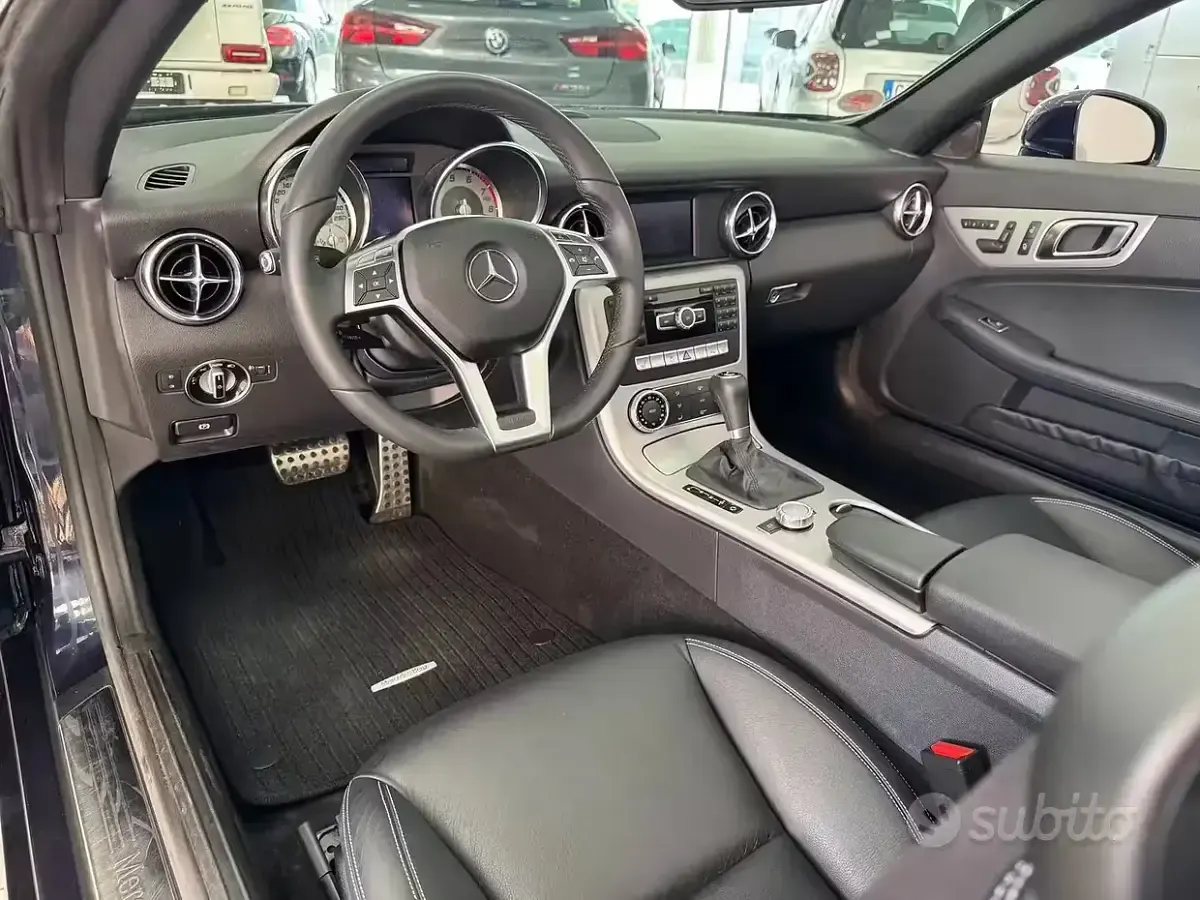 Usata Mercedes SLK200 184 CV (135 kW) 2012 Blu cavansite met Cabrio