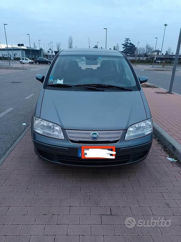 Usata Fiat Idea 101 CV (74 kW) 2006 Grigio Monovolume