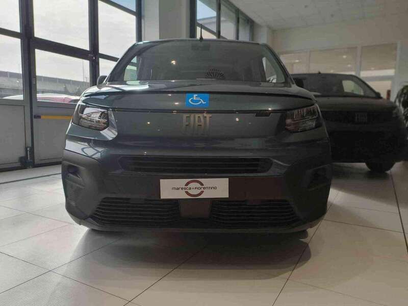Nuova Fiat Doblò 131 CV (96 kW) 2025 Blu Monovolume