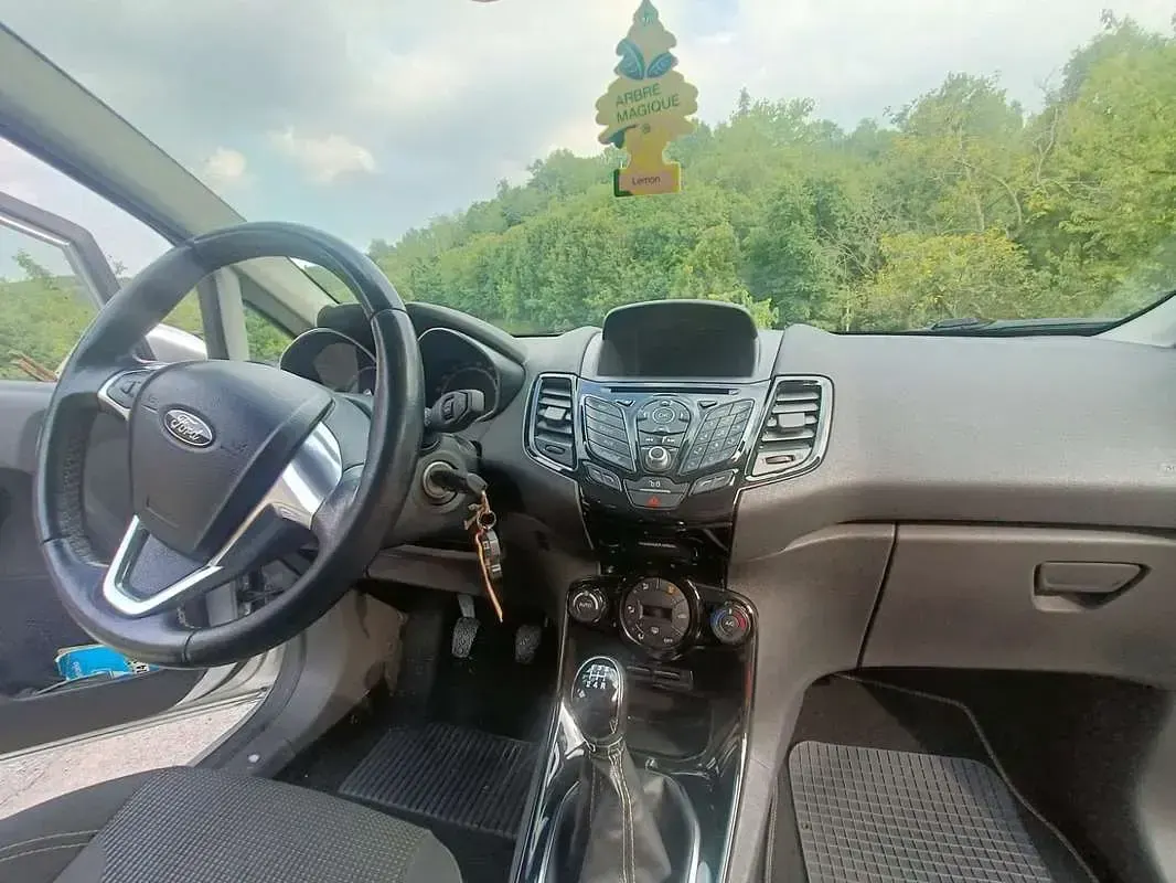 Usata Ford Fiesta Titanium 75 CV (55 kW) 2017 Argento Utilitaria