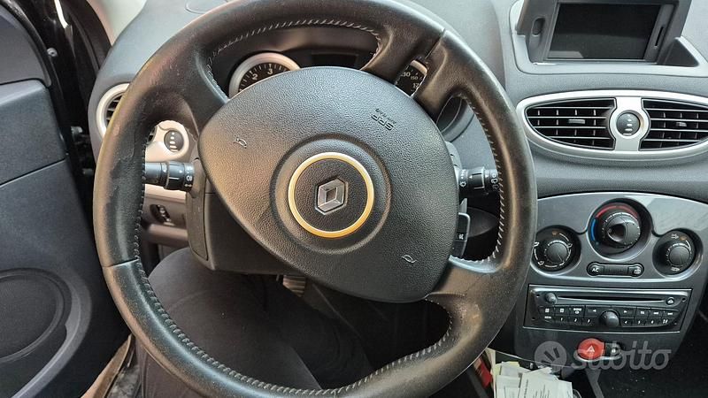 Begagnad Renault Clio IV 90 HK (66 kW) 2012 Svart Sedan