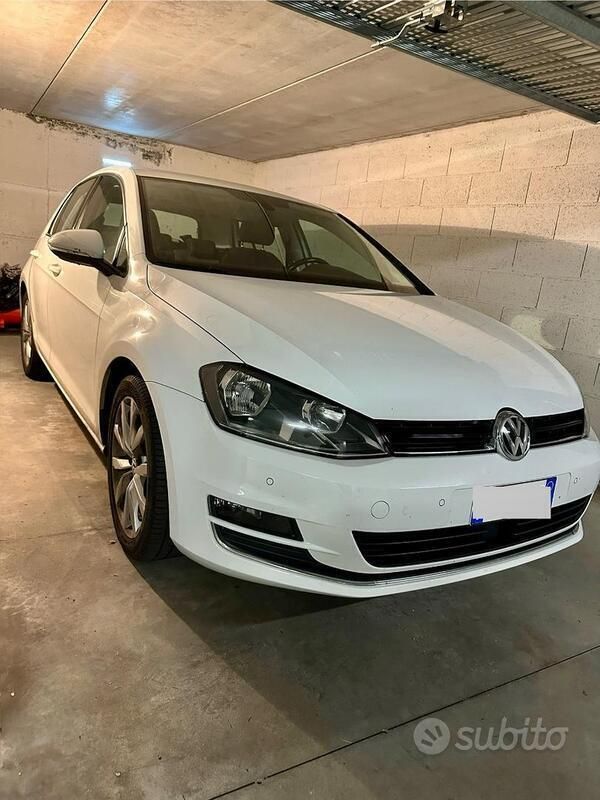 Usata VW Golf VII Highline 105 CV (77 kW) 2014 Bianco Berlina