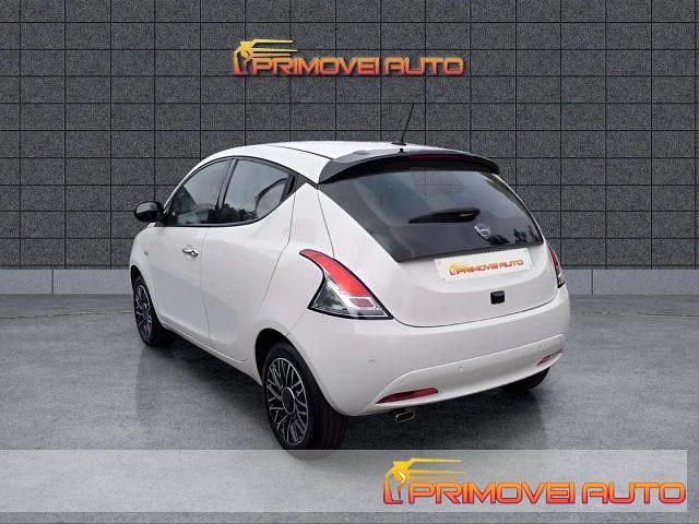 Usata Lancia Ypsilon S 69 CV (50 kW) 2024 Bianco Utilitaria