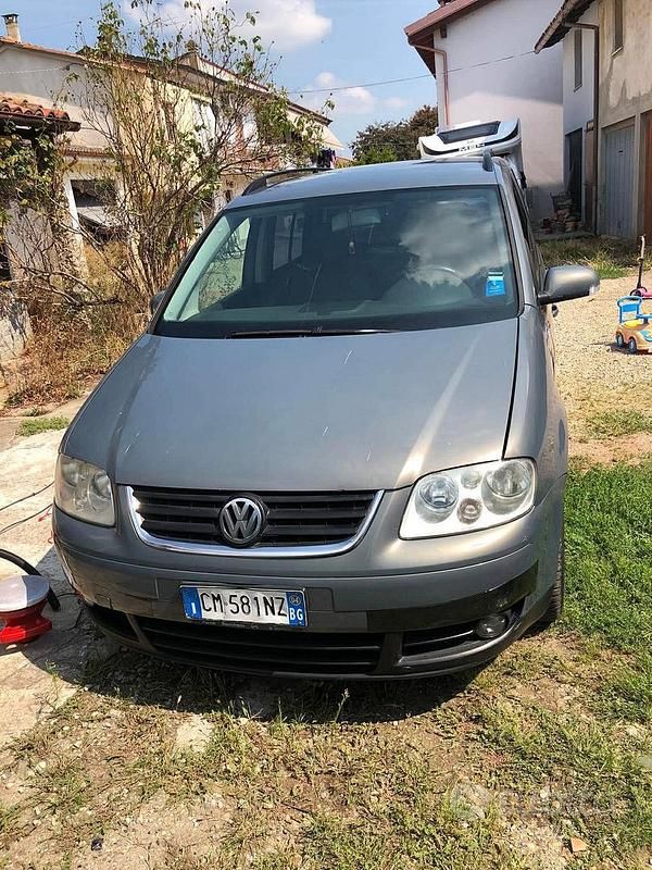 Usata VW Touran 2004 Grigio Monovolume
