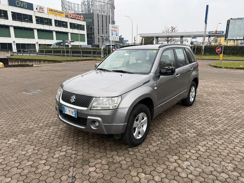 Grigio Usata 2006 Suzuki Vitara SUV | 3600 € (Super prezzo) - Immagine 1/4
