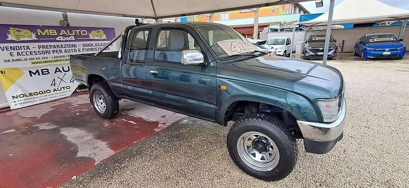 Usata Toyota HiLux 90 CV (66 kW) 2001 Verde Pick-up