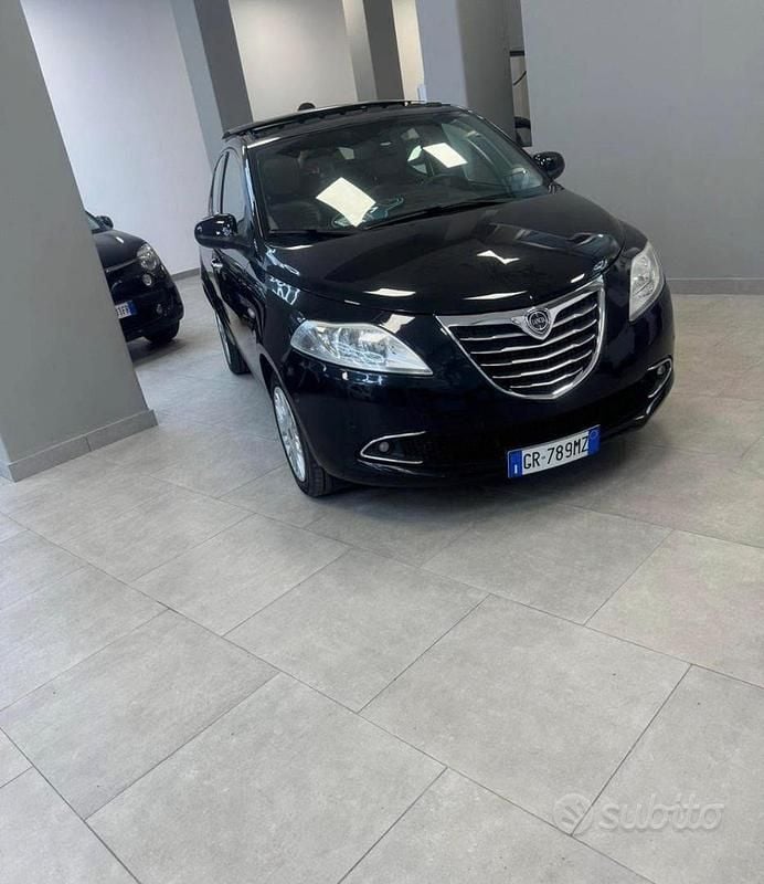 Usata Lancia Ypsilon 95 CV (69 kW) 2012 Nero Utilitaria