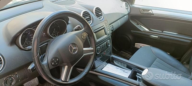 Usata Mercedes ML320 224 CV (164 kW) 2009 Argento SUV