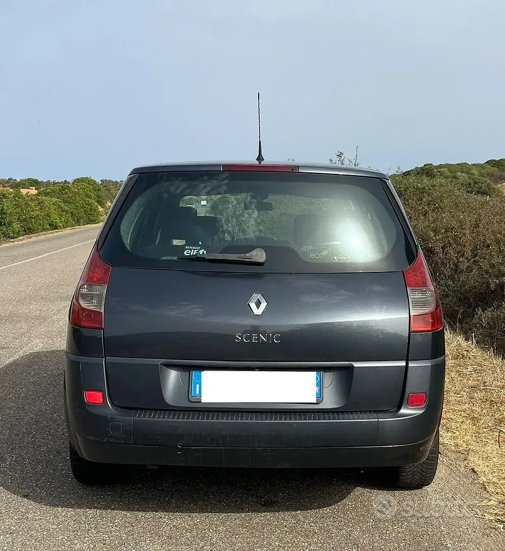 Usata Renault Grand Scénic II 106 CV (77 kW) 2009 Monovolume
