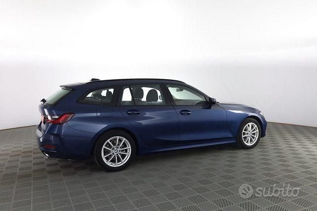 Usata BMW 320e Efficient Dynamics 190 CV (139 kW) 2023 Blu Station wagon