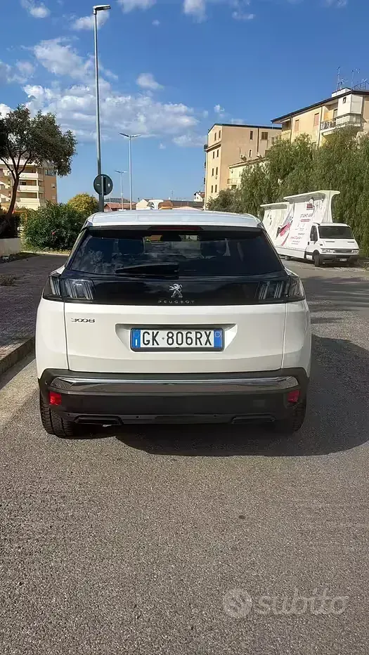 Usata Peugeot 3008 131 CV (96 kW) 2022 SUV