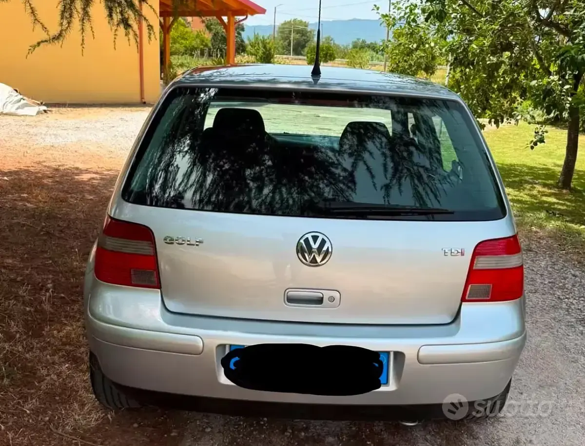 Usata VW Golf IV 101 CV (74 kW) 2003 Grigio Berlina