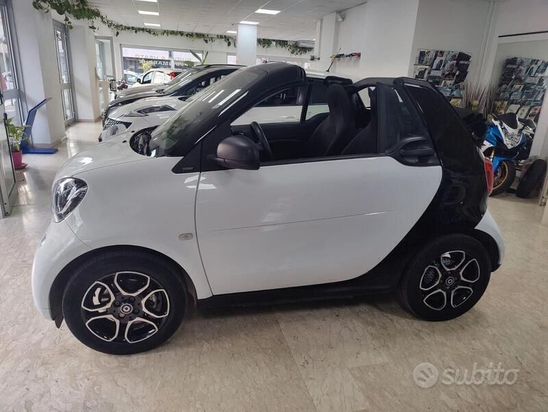 Usata Smart ForTwo Electric Drive Passion 60 kW (82 CV) 2018 Bianco Cabrio