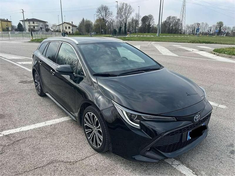 Usata Toyota Corolla Style 98 CV (72 kW) 2019 Nero Station wagon