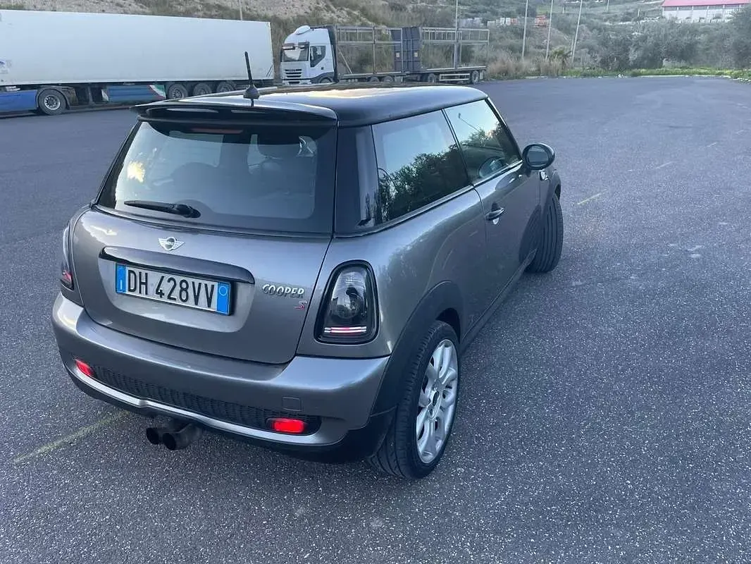 Usata Mini Cooper S Chili 175 CV (128 kW) 2007 Grigio Utilitaria