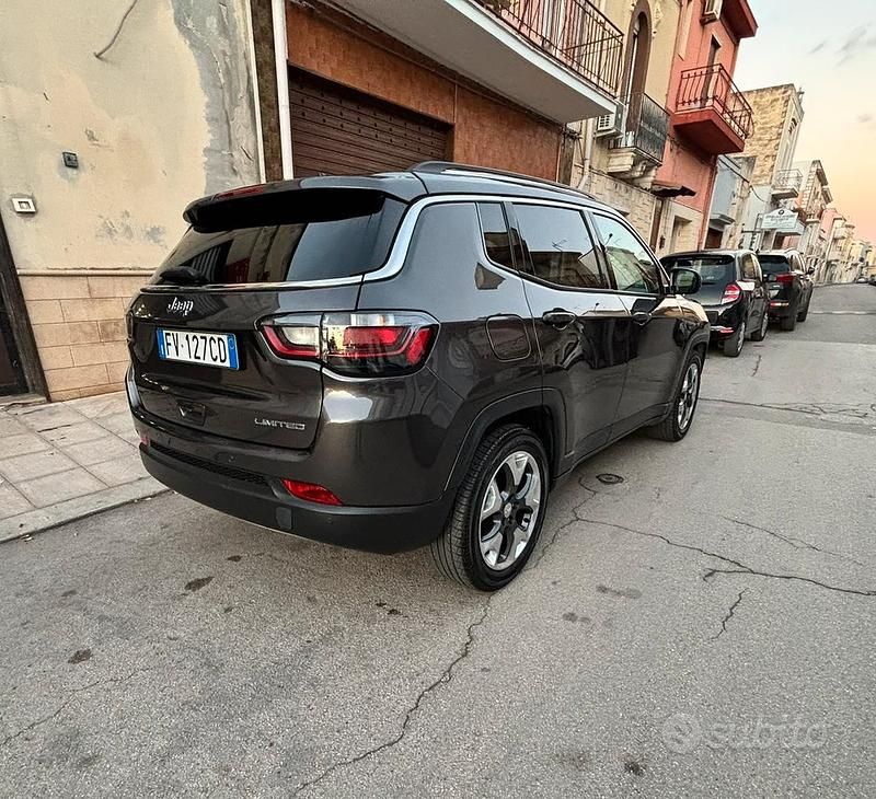 Usata Jeep Compass 120 CV (88 kW) 2019 Grigio SUV