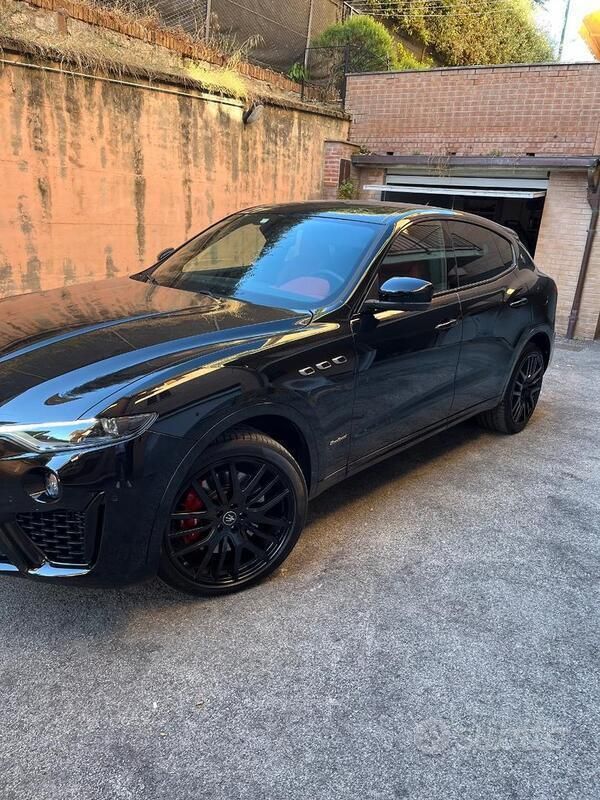Usata Maserati Levante 275 CV (202 kW) 2020 Nero SUV