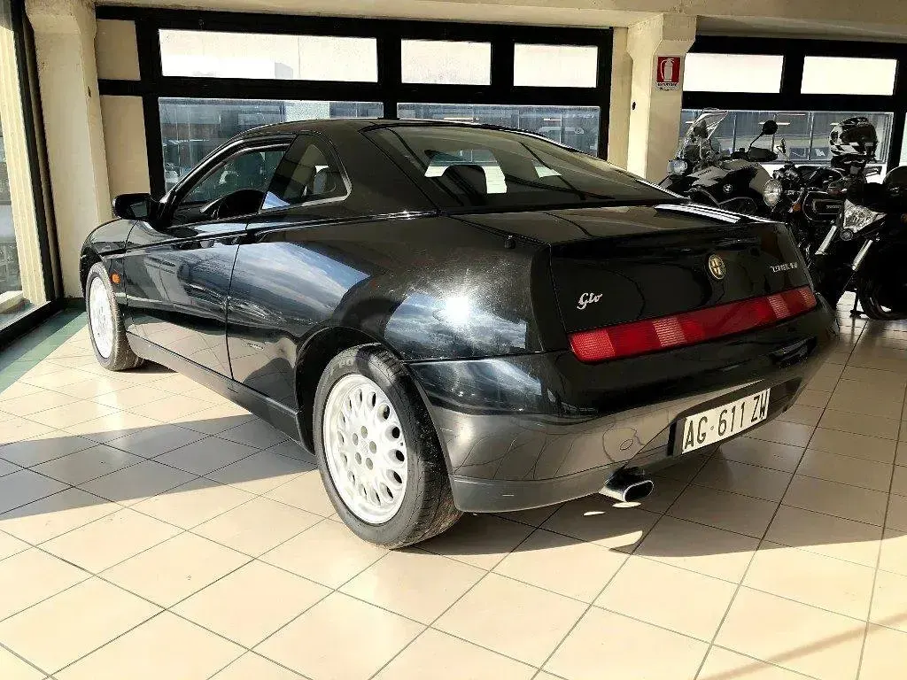 Usata Alfa Romeo GTV 150 CV (110 kW) 1995 Nero Coupé