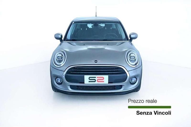 Usata Mini ONE 75 CV (55 kW) 2019 Argento Utilitaria