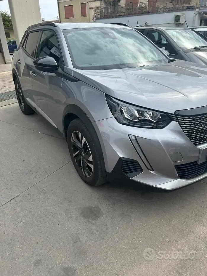 Usata Peugeot 2008 110 CV (80 kW) 2022 Grigio SUV