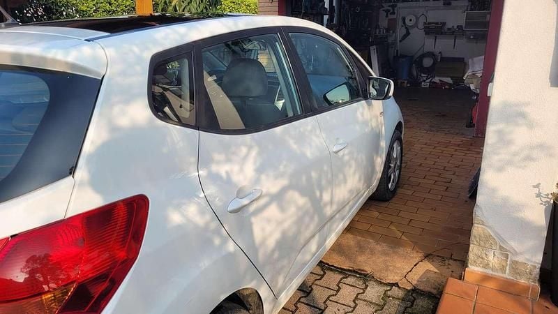 Usata Kia Venga Active 90 CV (66 kW) 2014 Utilitaria