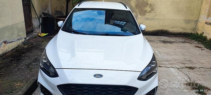 Usata Ford Focus ST-Line 120 CV (88 kW) 2021 Bianco Berlina