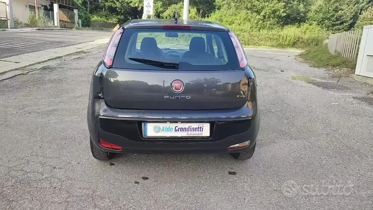 Usata Fiat Punto Evo Dynamic 69 CV (50 kW) 2011 Nero Utilitaria