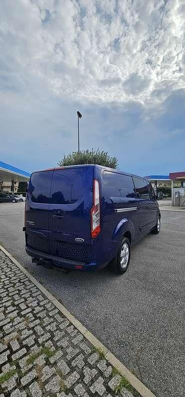 Usata Ford Tourneo Custom 125 CV (91 kW) 2018 Blu/azzurro Furgone