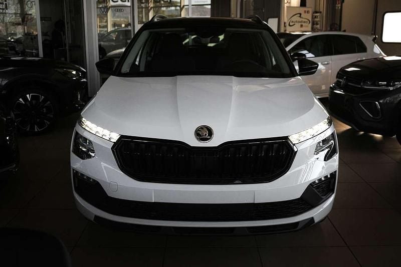 Nuova Skoda Kamiq 95 CV (69 kW) 2026 Bianco luna / nero tulipano SUV