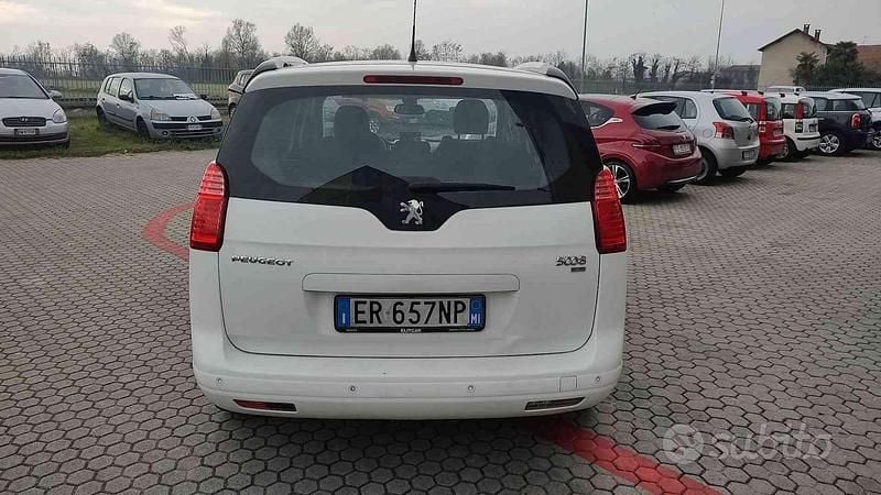 Usata Peugeot 5008 116 CV (85 kW) 2013 Bianco Monovolume