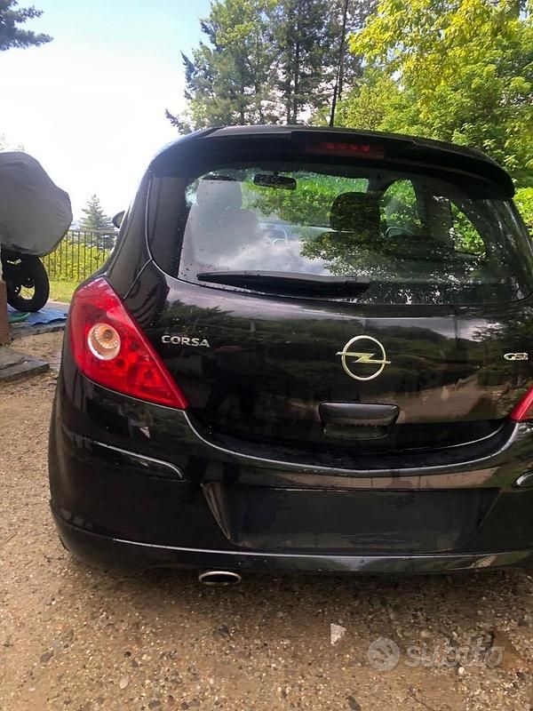 Usata Opel Corsa 150 CV (110 kW) 2008 Nero Berlina