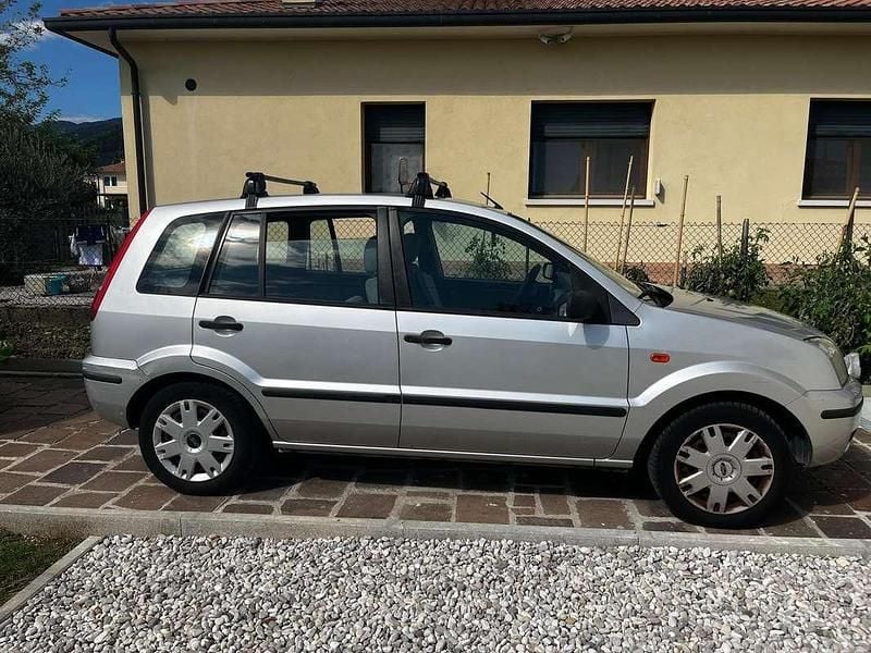 Usata Ford Fusion Zetec 80 CV (58 kW) 2003 Monovolume