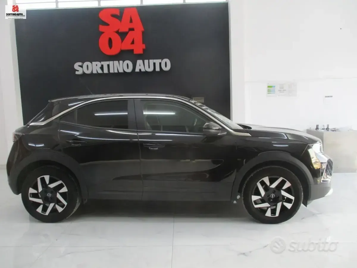 Usata Opel Mokka Elegance 101 CV (74 kW) 2022 Nero SUV