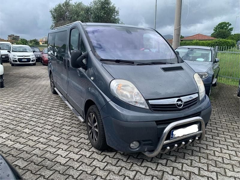 Usata Opel Vivaro 114 CV (83 kW) 2011 Grigio Monovolume