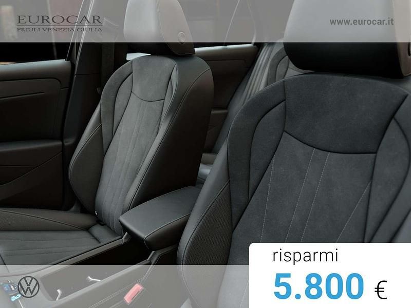 Nuova VW T-Roc Style 150 CV (110 kW) 2026 Grenadill black metallizzato SUV