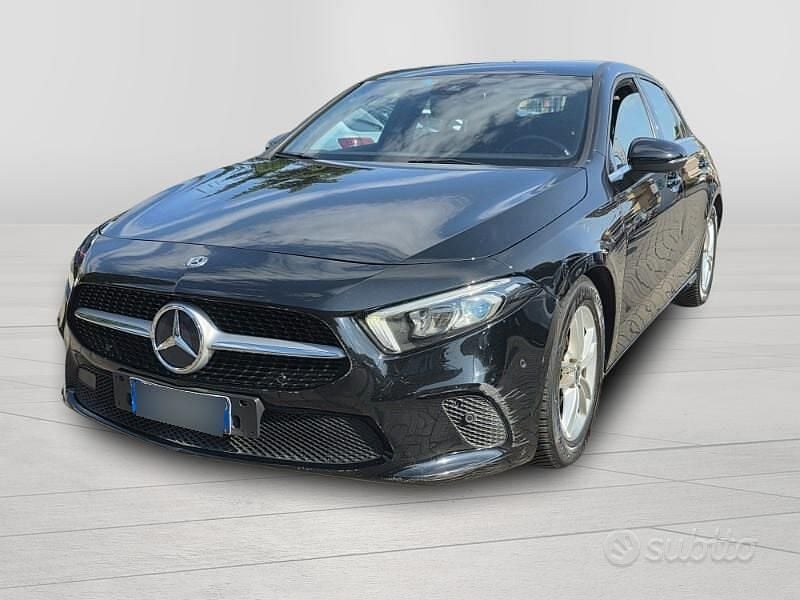 Usata Mercedes A180 Premium 116 CV (85 kW) 2019 Nero Berlina