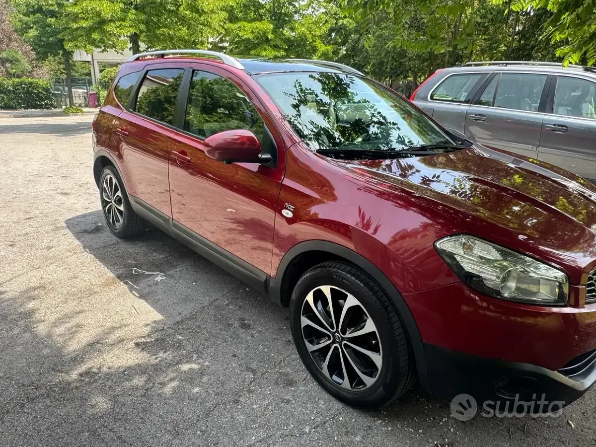 Usata Nissan Qashqai 150 CV (110 kW) 2012 Rosso SUV