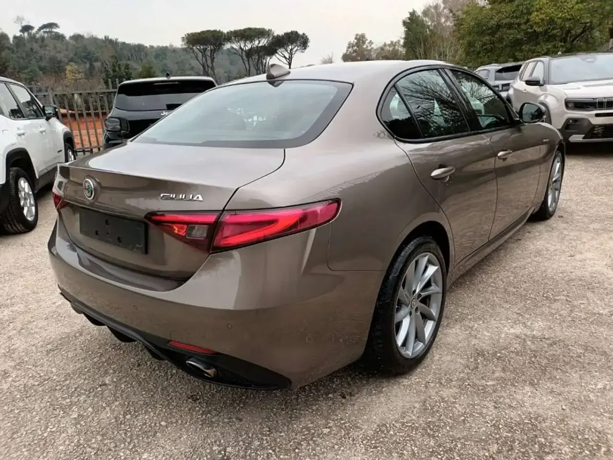 Usata Alfa Romeo Giulia Veloce 209 CV (153 kW) 2018 Grigio Berlina