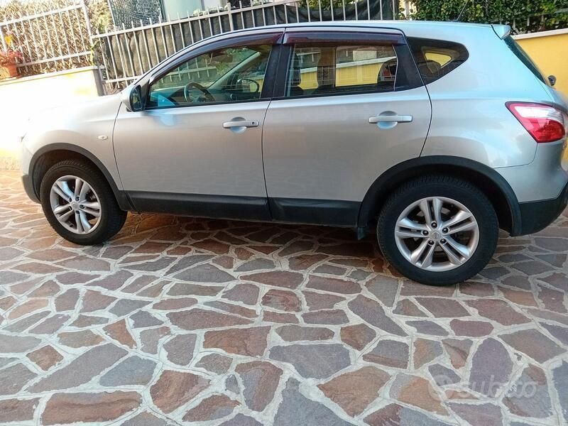 Usata Nissan Qashqai 106 CV (77 kW) 2011 Grigio SUV