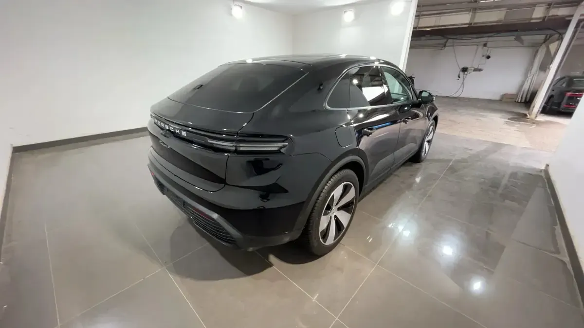 Usata Porsche Macan 284 kW (387 CV) 2025 Black metallic SUV