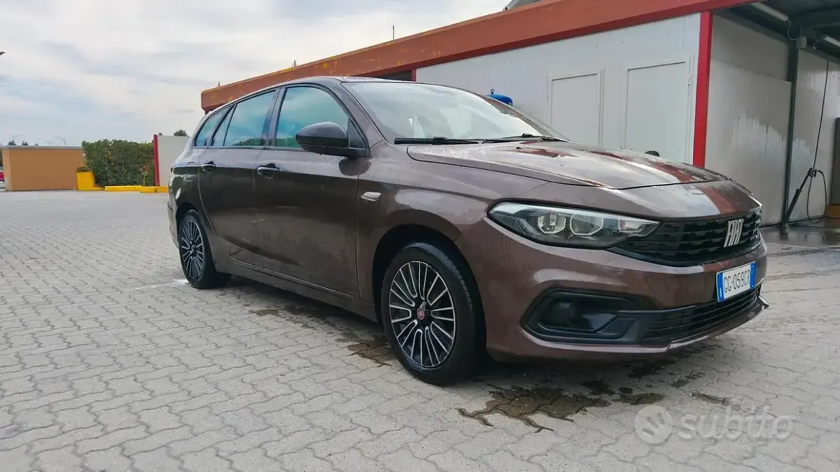 Usata Fiat Tipo 131 CV (96 kW) 2021 Marrone Station wagon
